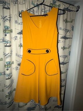 Sleeveless Yellow Midi Dress with Contrast Piping and Buttoned Waist